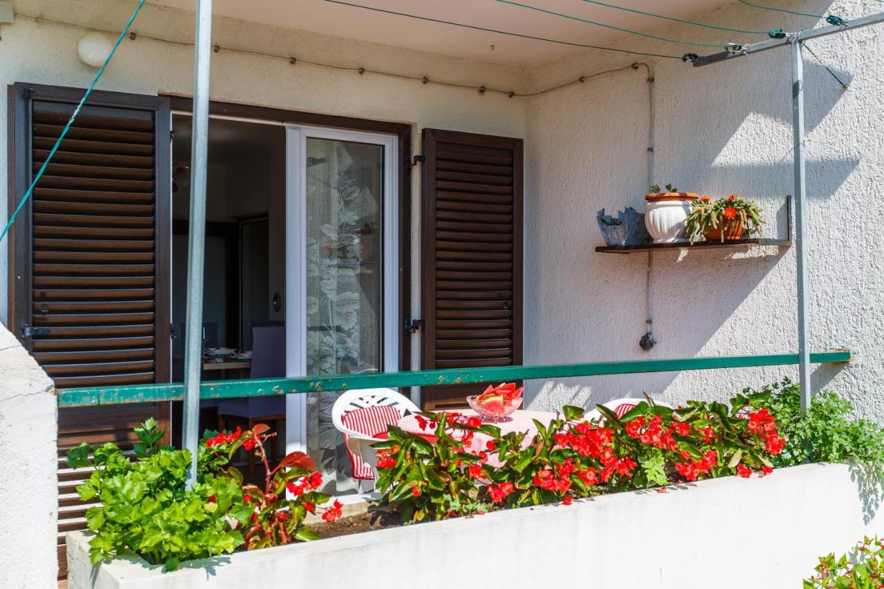 Apartment Dragica Krk Town Exterior foto